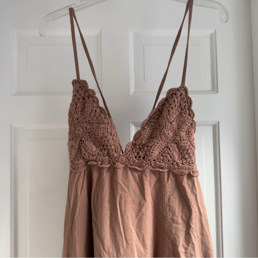 Free People Lovey Maxi Dress Crochet in Brownie (M) NWT - Picture 4 of 5
